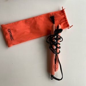 NEW AMIKA hair straightener